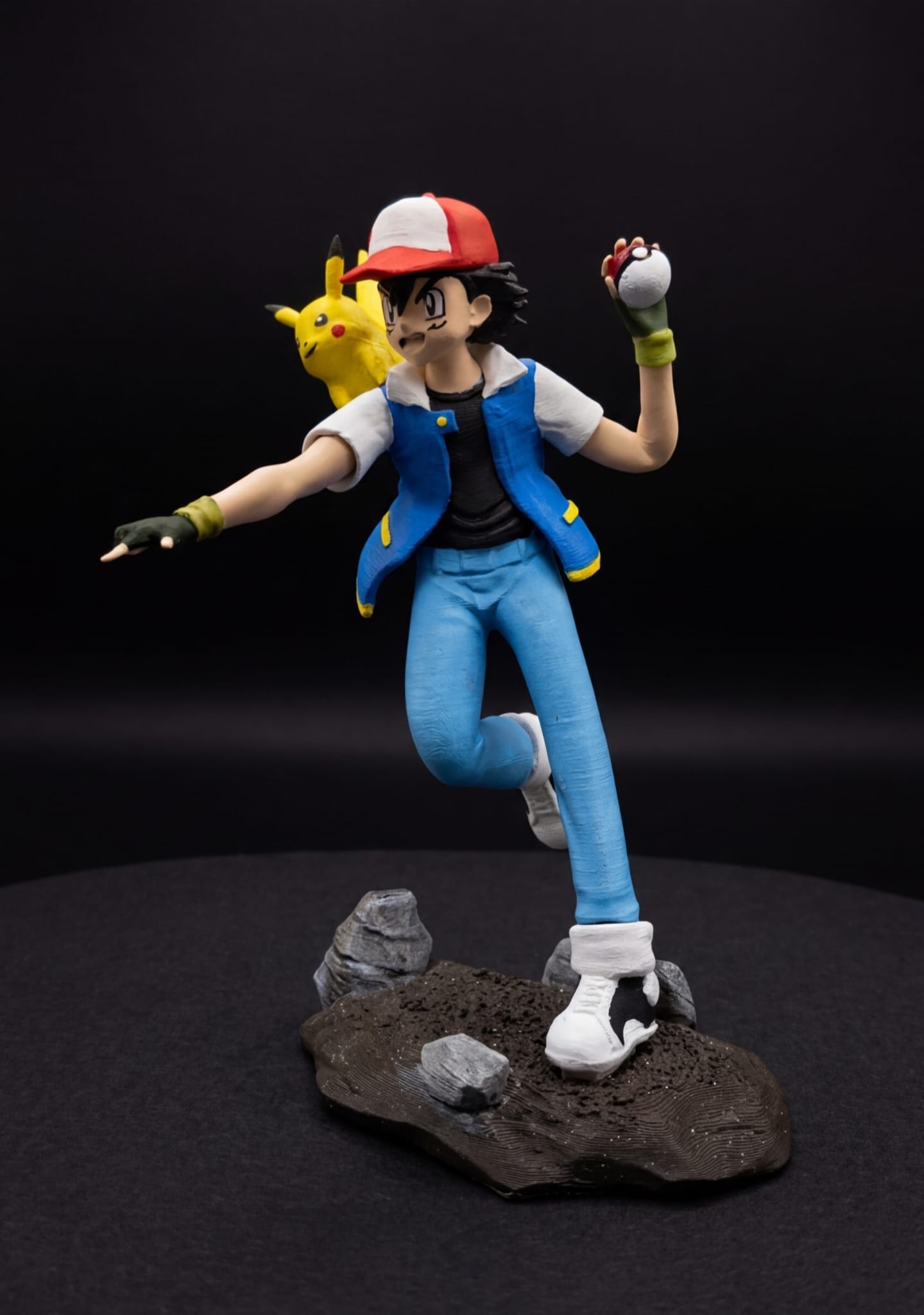 Ash Ketchum ile Pikachu Figürü küçük resim 3
