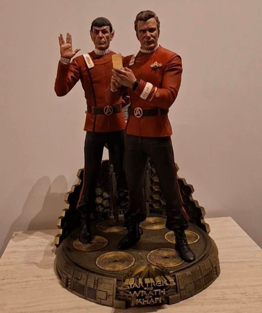 Star Trek Kaptan Kirk ve Spock Figürü