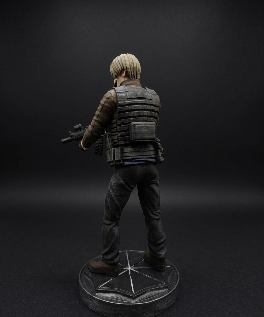 Resident Evil Leon S.Kennedy Figürü küçük resim 6